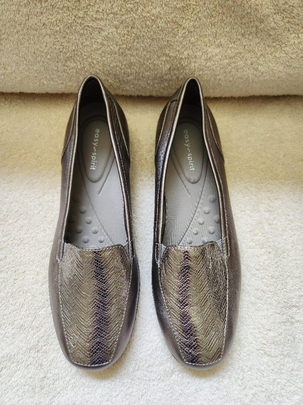 Easy Spirit Women's Silver Leather Loafers Devitt Size 8